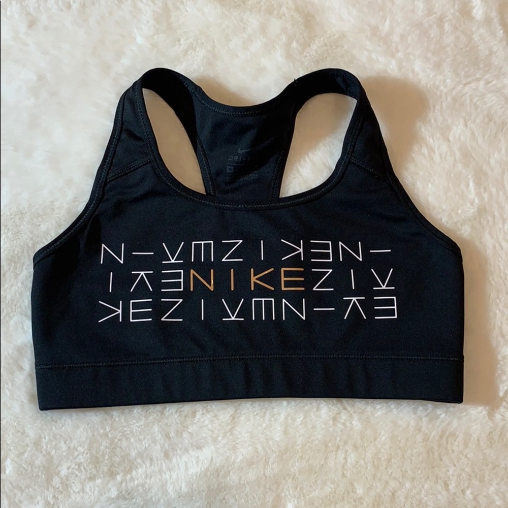 🏃‍♀️*Rare* Nike sports bra🏃‍♀️